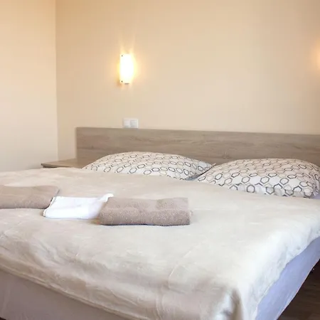 U Marcela Мини-отель Голеню