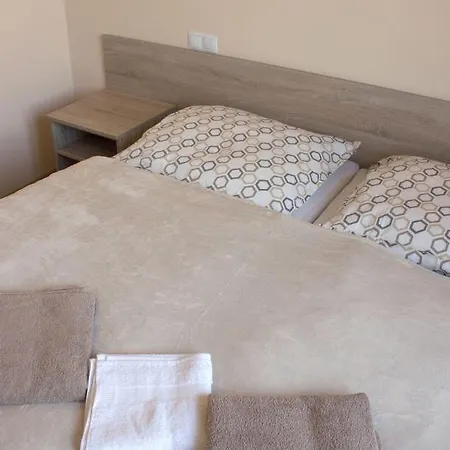 U Marcela Мини-отель Голеню